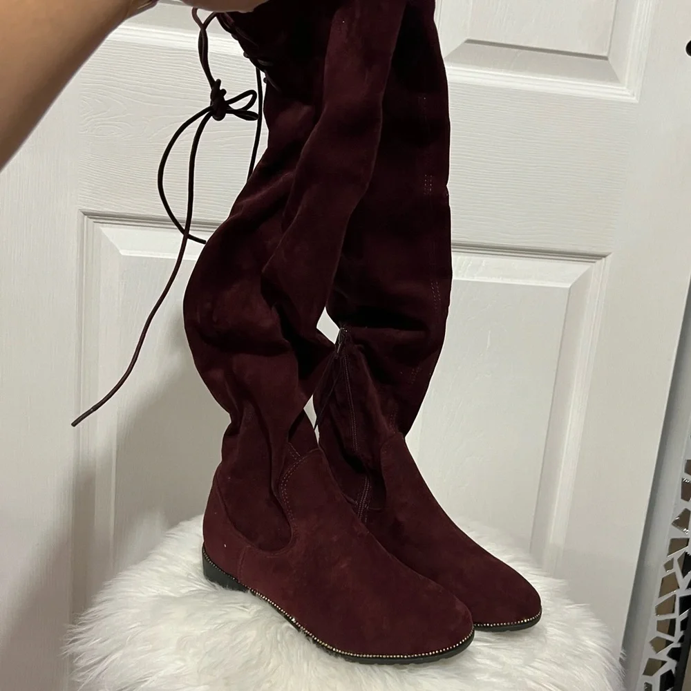 💗 *NWT* Forever 21 - Amanda Harris Elegant Burgundy Over-the-Knee‎ Boots